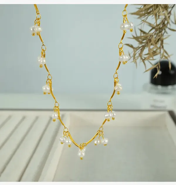 Gold_Pearl_Charm_Necklace_For_Women